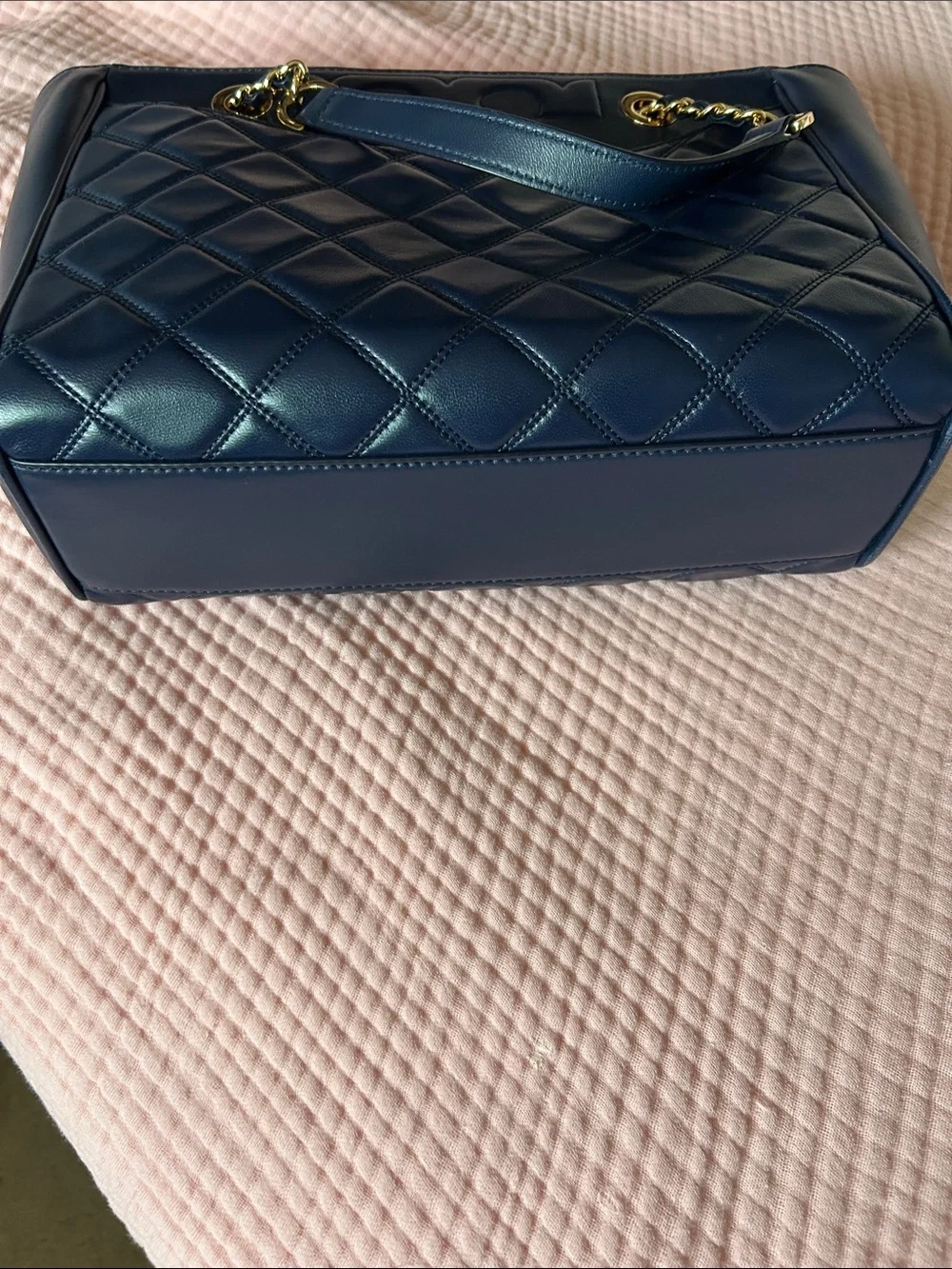 Tory Burch DARK/NAVY BLUE Quilted Leather Shoulder / TOTE Bag with Gold Chain